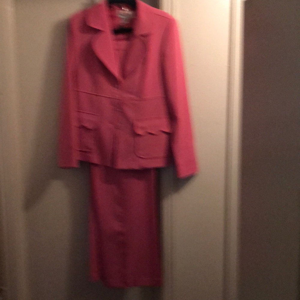 Pant suit
